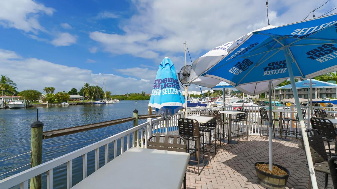 Waterfront Room, Heated Pool, Tiki Bar & Grill South Bradenton Kültér fotó