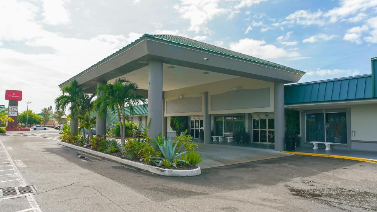 Waterfront Room, Heated Pool, Tiki Bar & Grill South Bradenton Kültér fotó