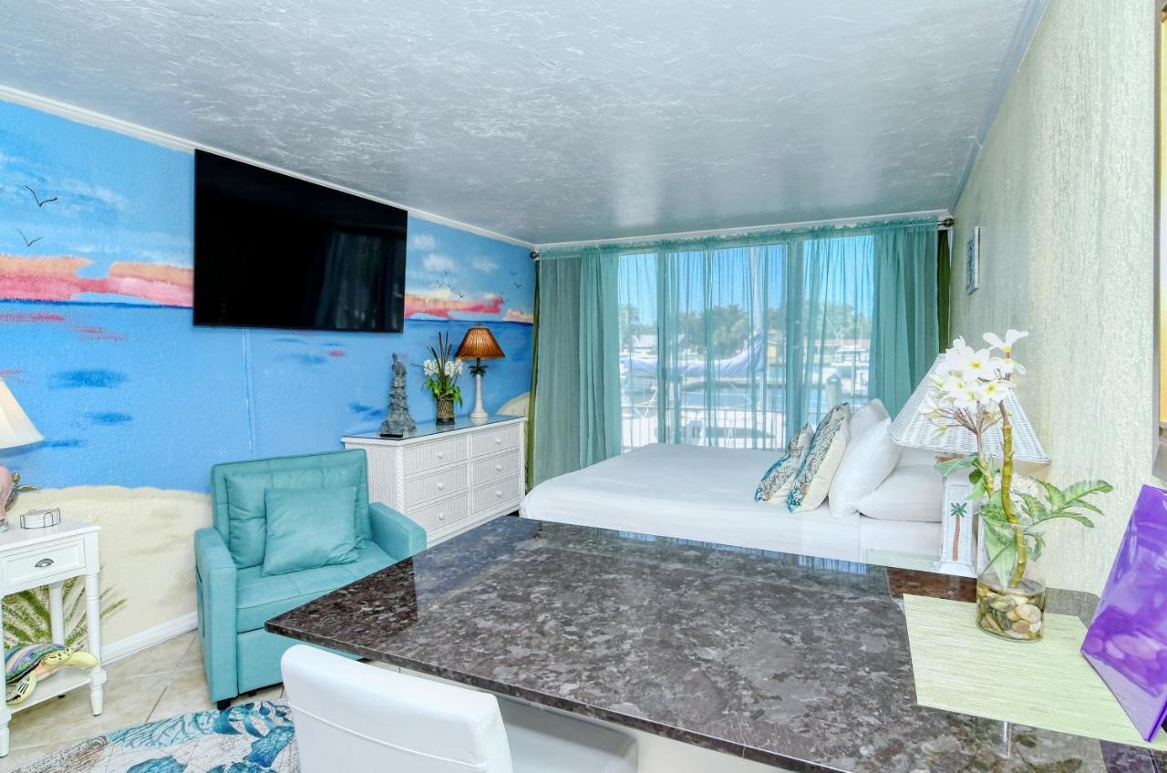 Waterfront Room, Heated Pool, Tiki Bar & Grill South Bradenton Kültér fotó
