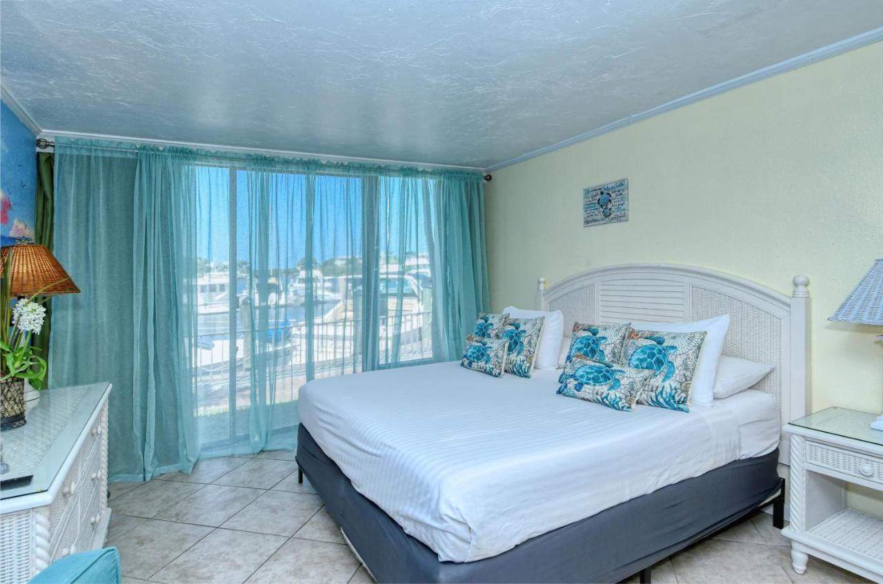 Waterfront Room, Heated Pool, Tiki Bar & Grill South Bradenton Kültér fotó