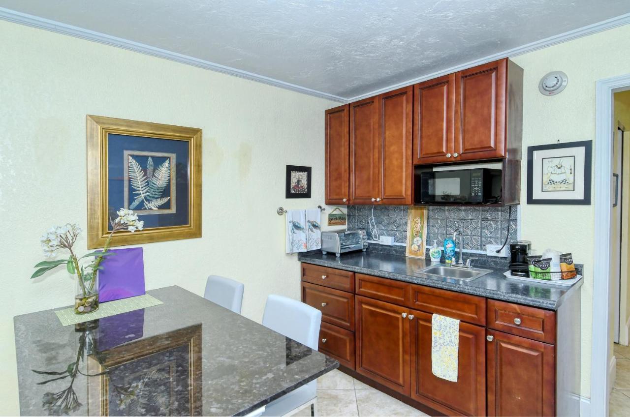 Waterfront Room, Heated Pool, Tiki Bar & Grill South Bradenton Kültér fotó